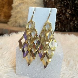 Super lightweight long dangle, goldtone costume earrings